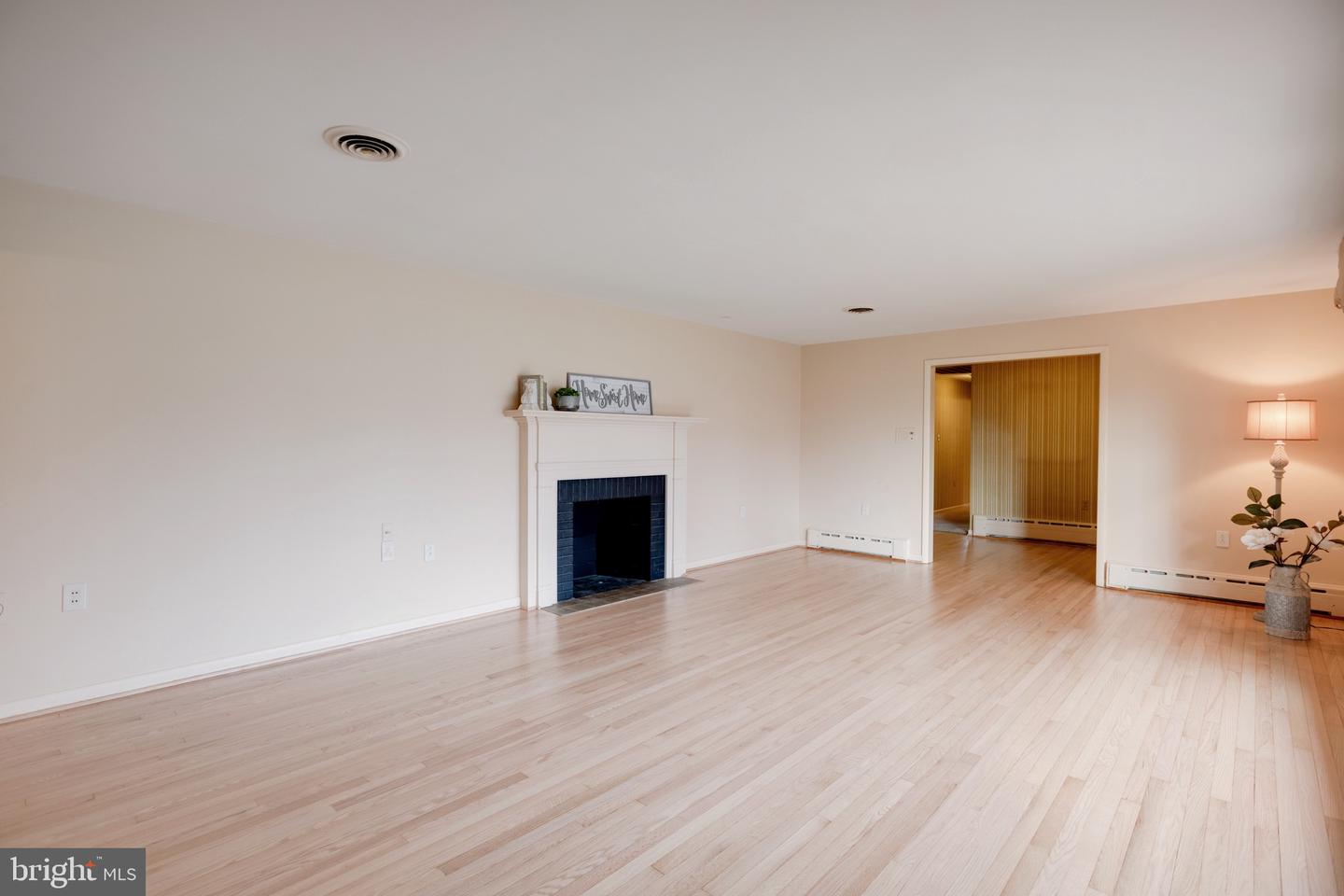 157 Lambden AVENUE