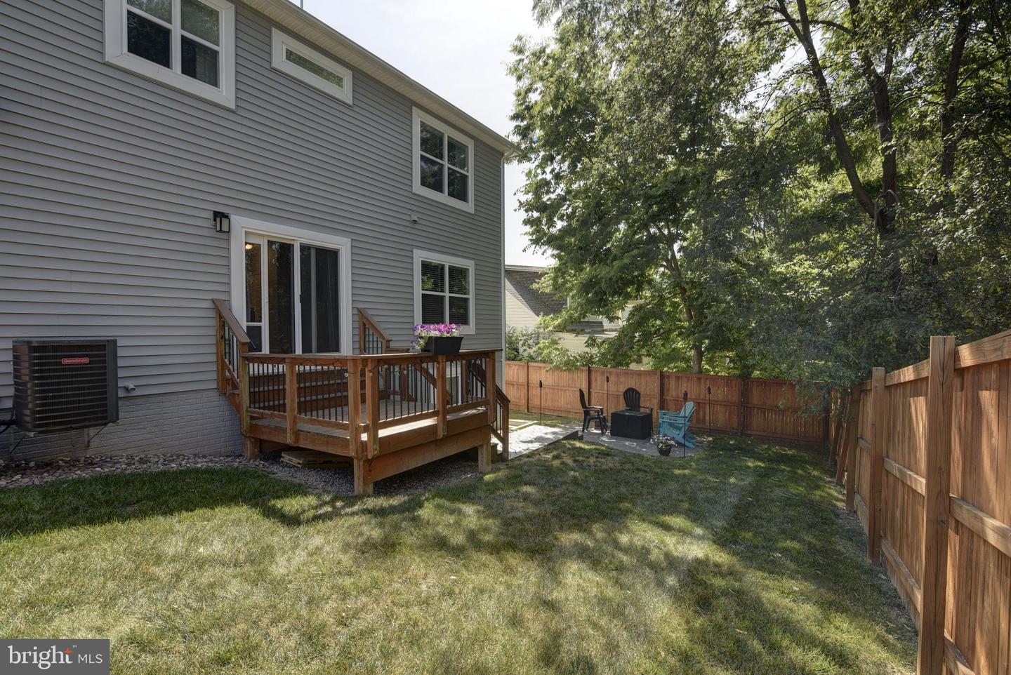 22 E Hart STREET