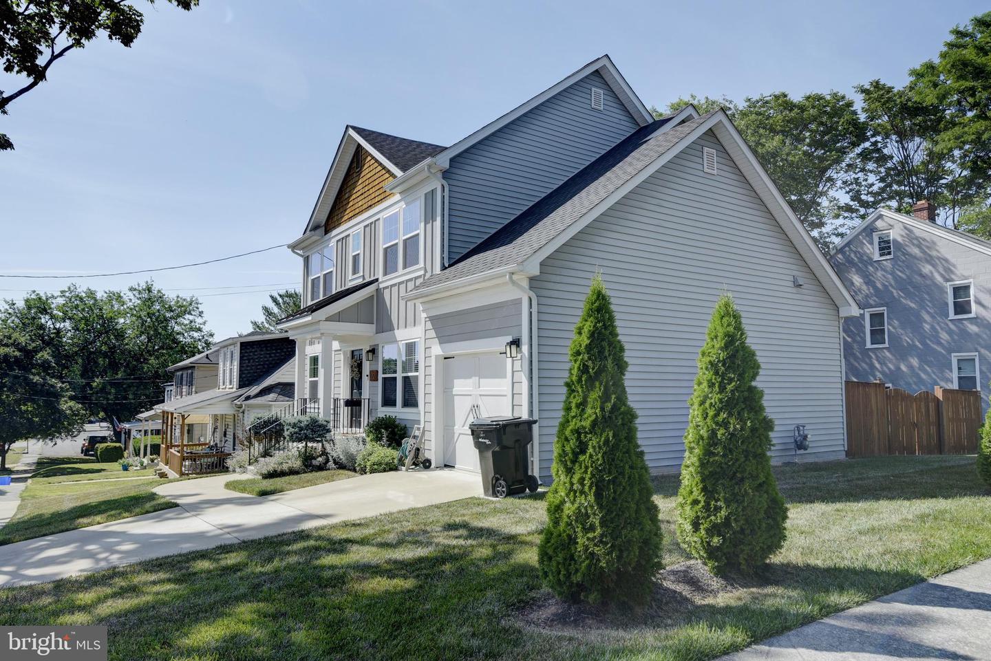 22 E Hart STREET