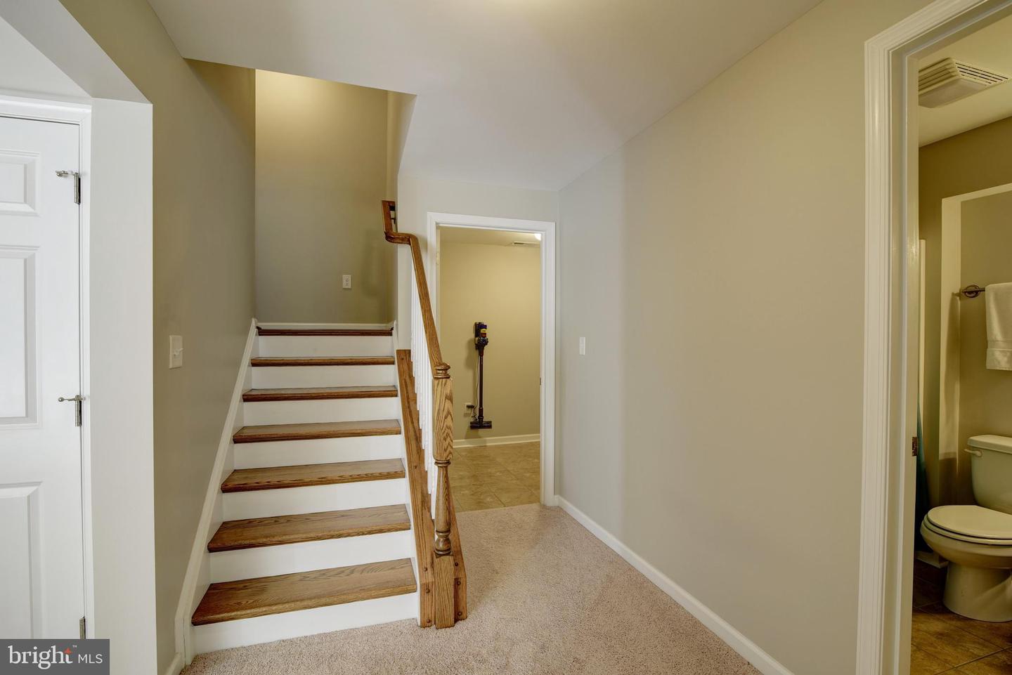 22 E Hart STREET