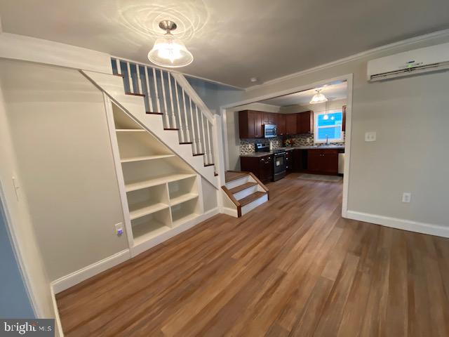 308 Highland AVENUE