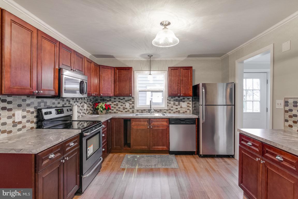 308 Highland AVENUE