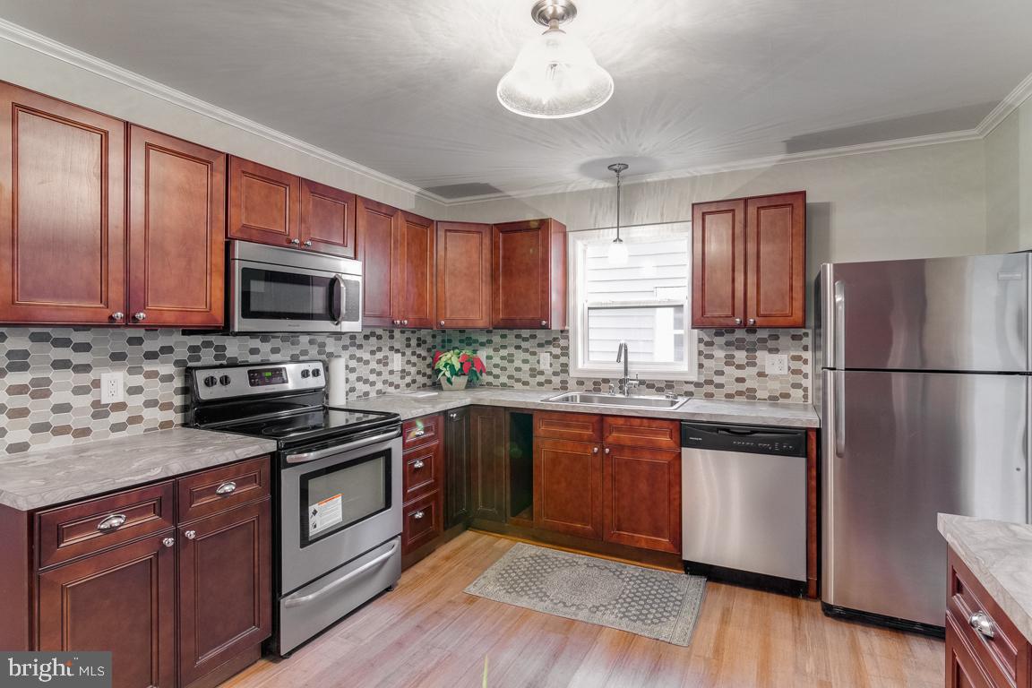 308 Highland AVENUE