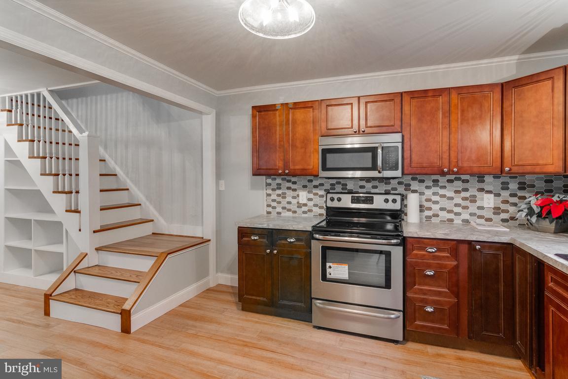 308 Highland AVENUE