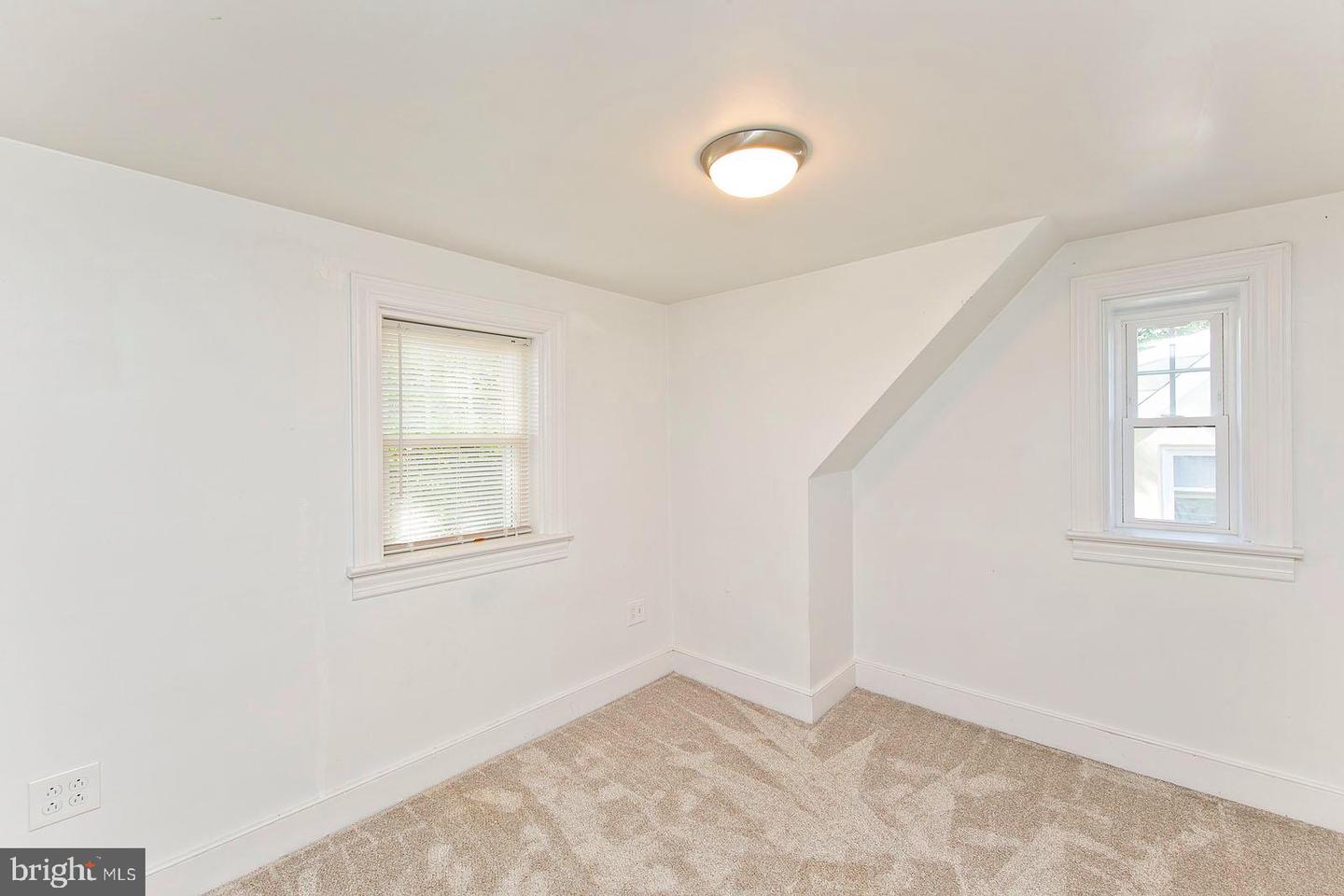211 Bellview AVENUE