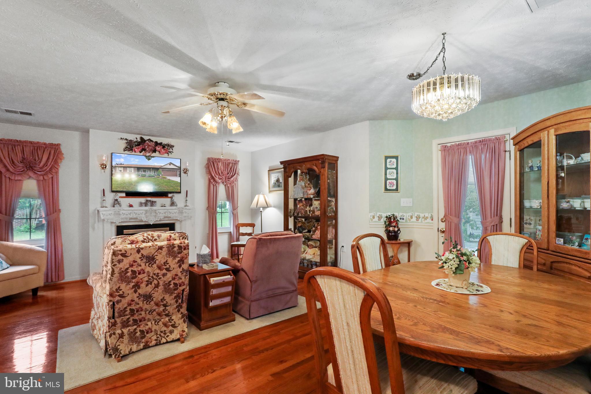 209 W Cedarmeade AVENUE