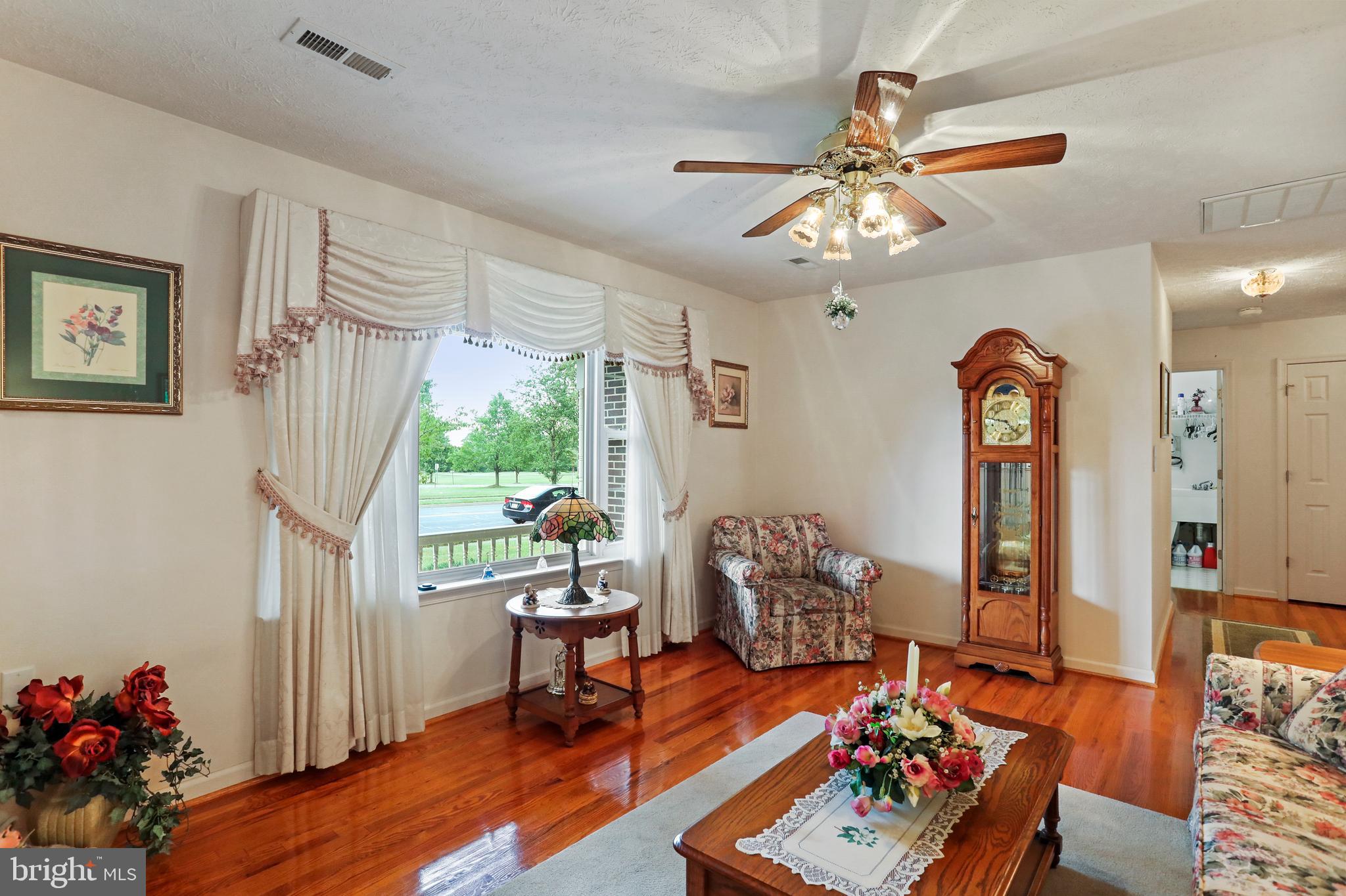 209 W Cedarmeade AVENUE