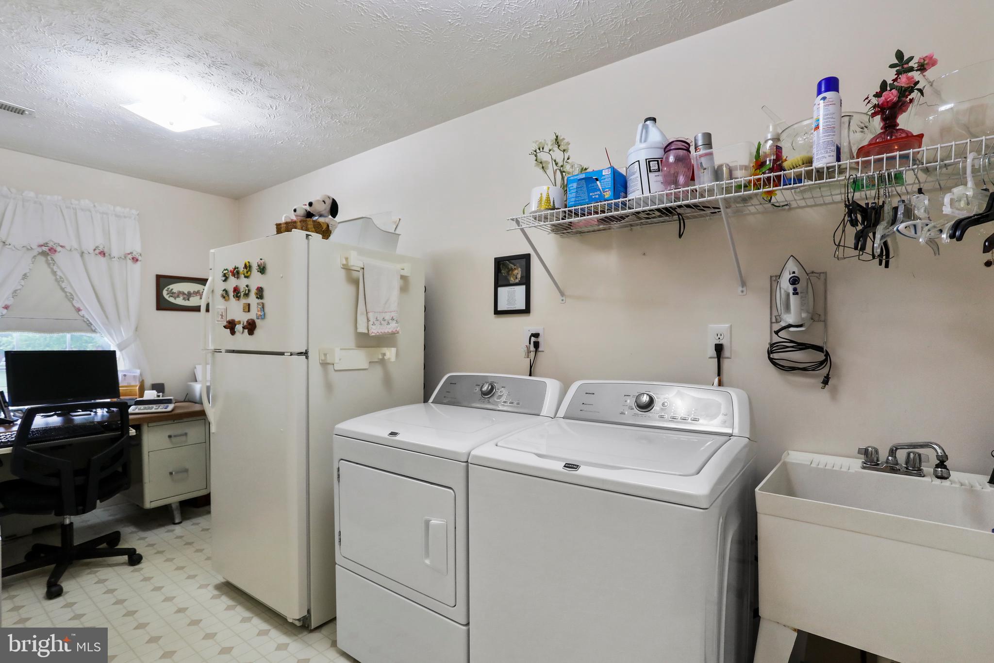 209 W Cedarmeade AVENUE
