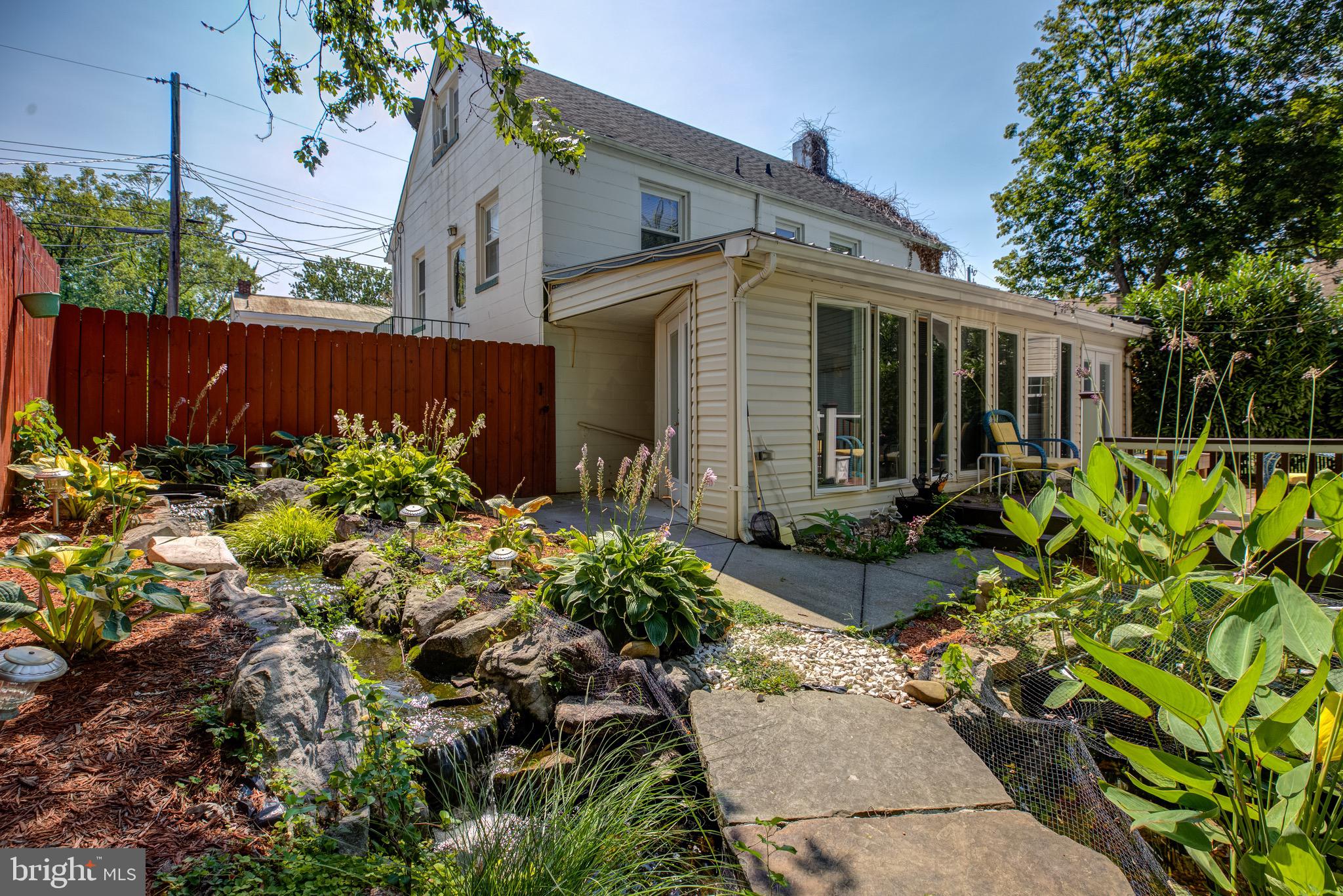 942 Franklin STREET