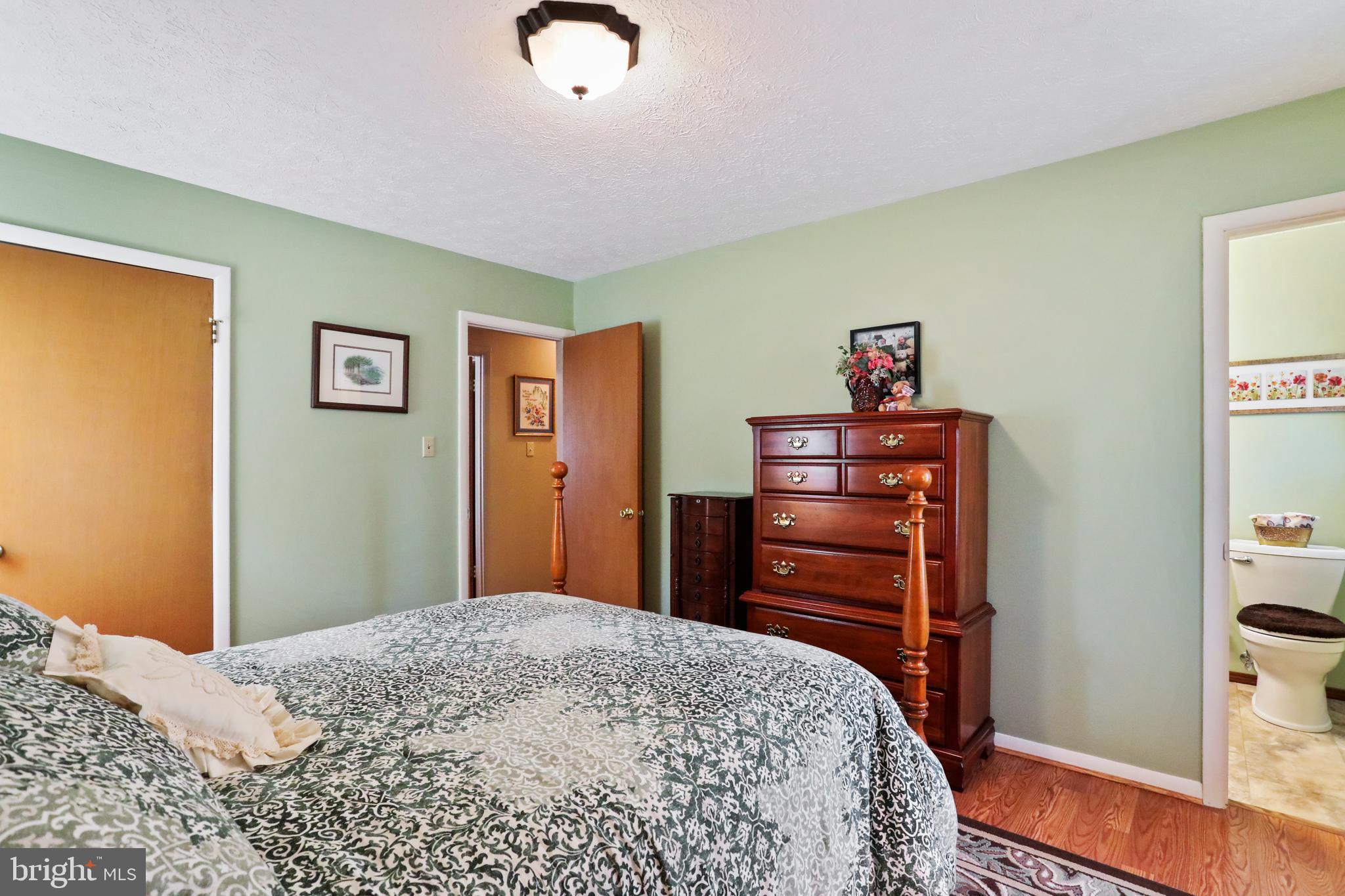 212 W Cedarmeade AVENUE