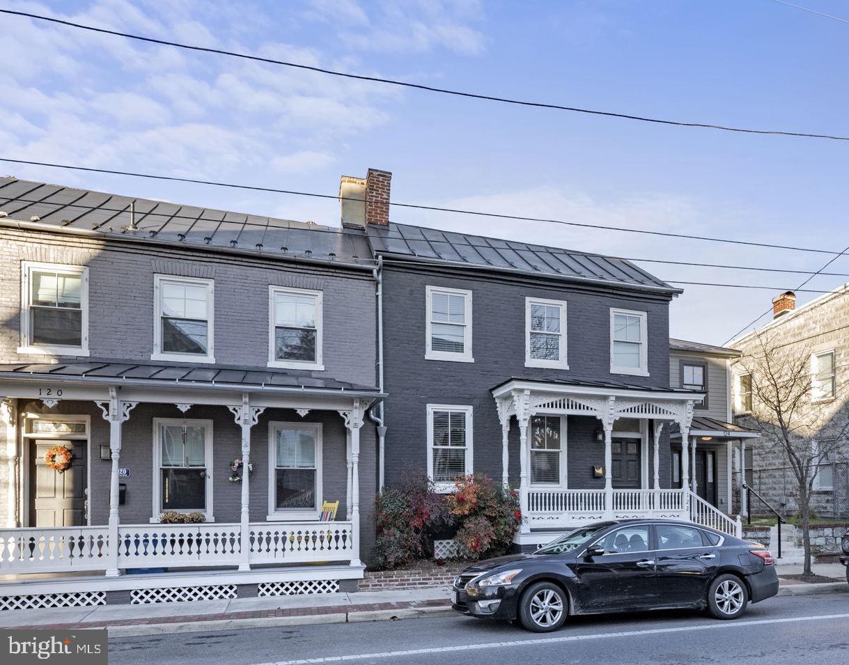 122 E Cork Street