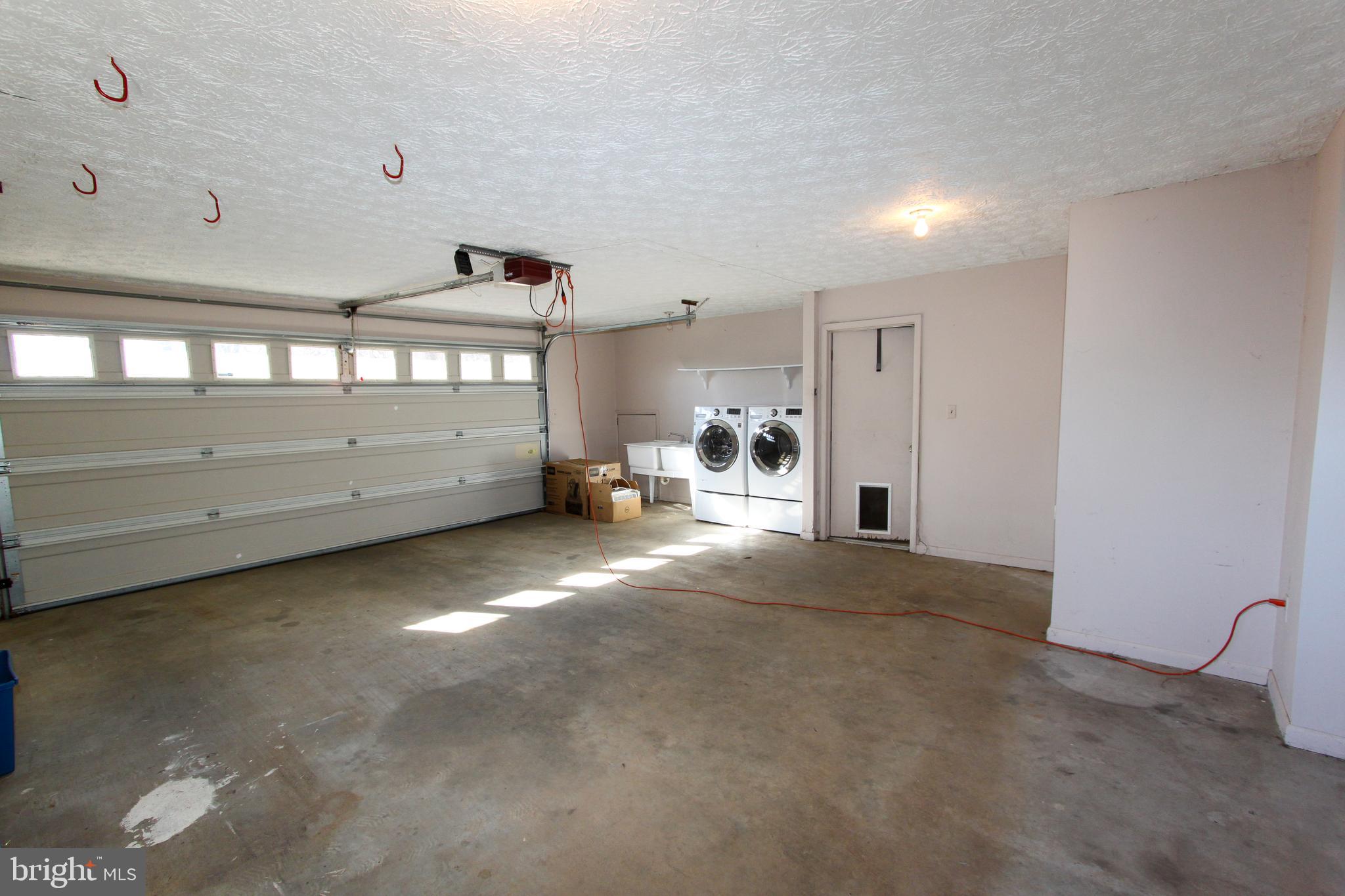 1517 CAROLINE STREET