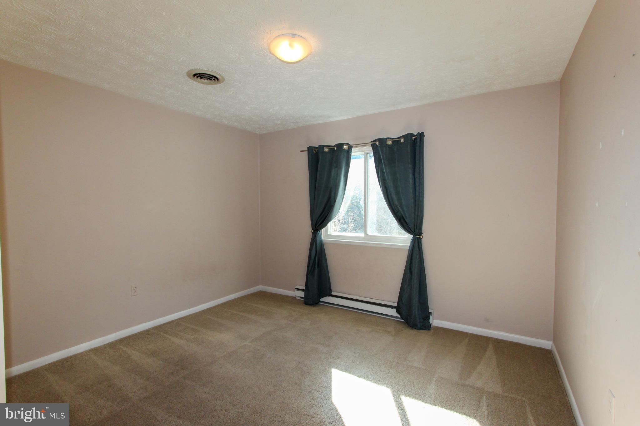 1517 CAROLINE STREET