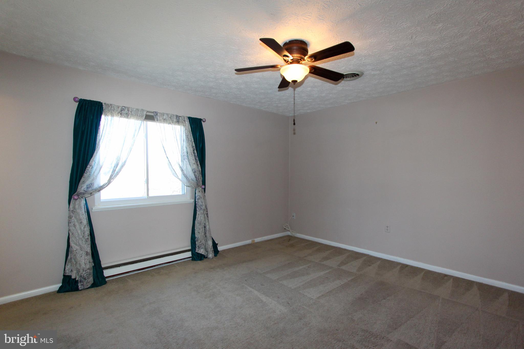 1517 CAROLINE STREET