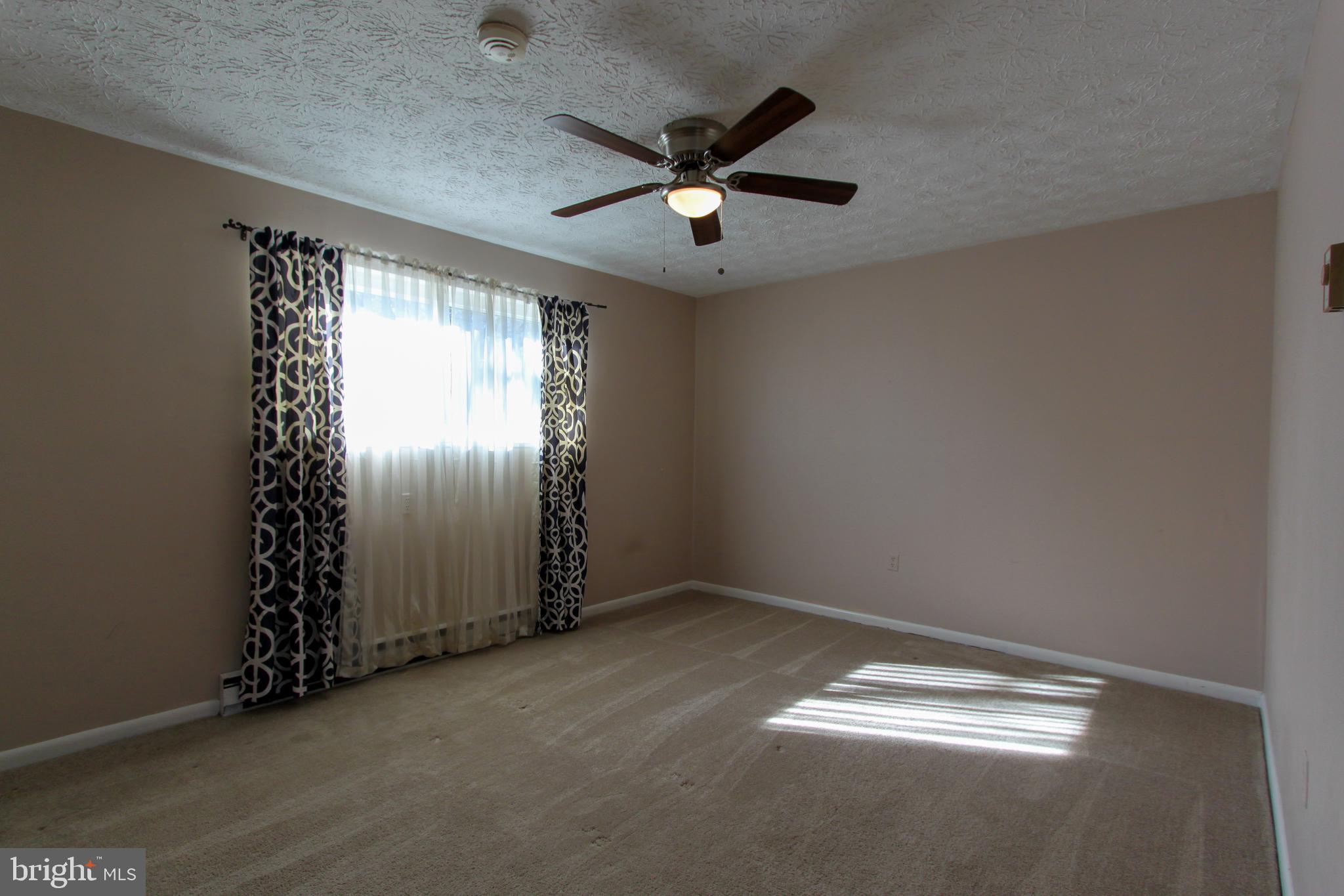 1517 CAROLINE STREET