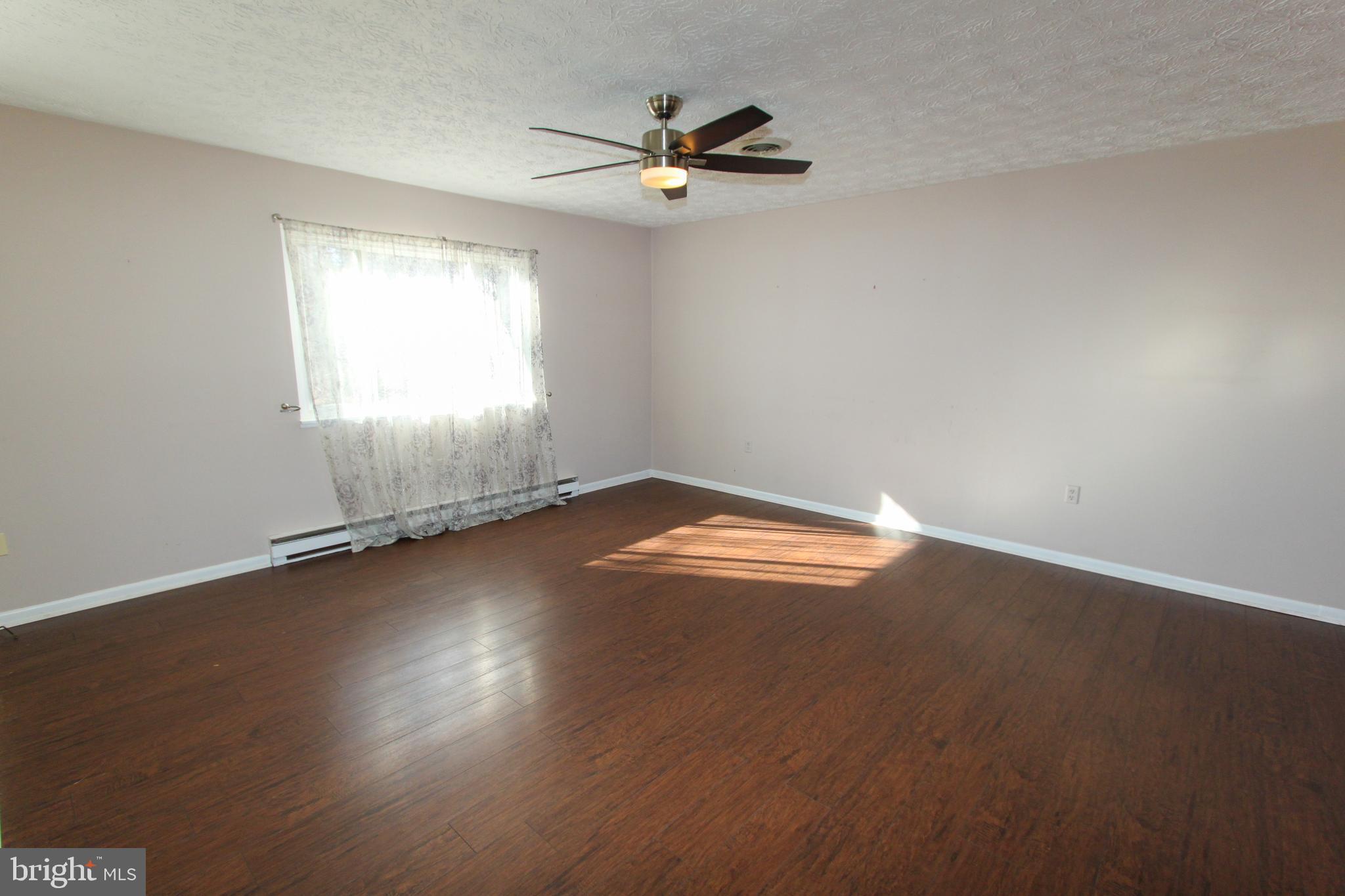 1517 CAROLINE STREET