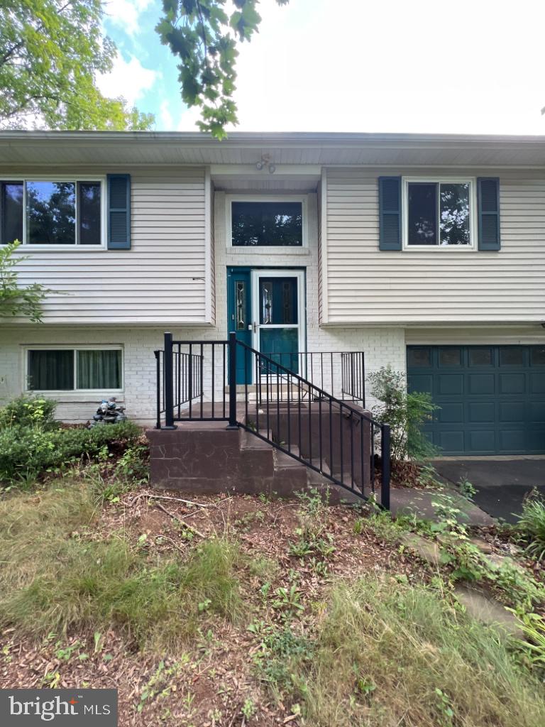 1517 CAROLINE STREET