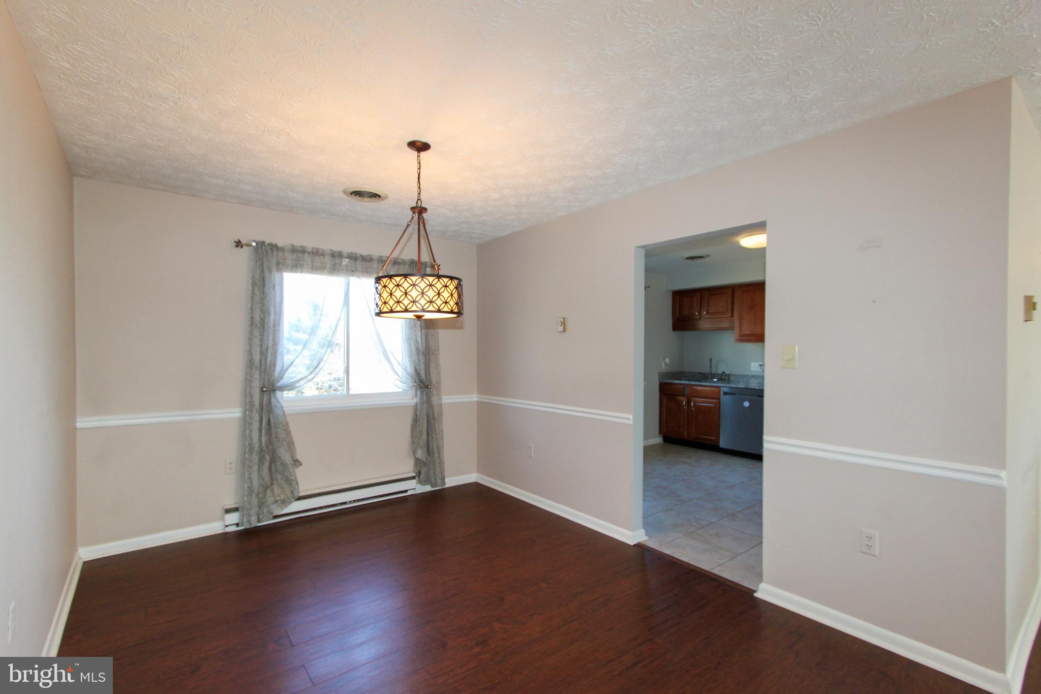 1517 CAROLINE STREET