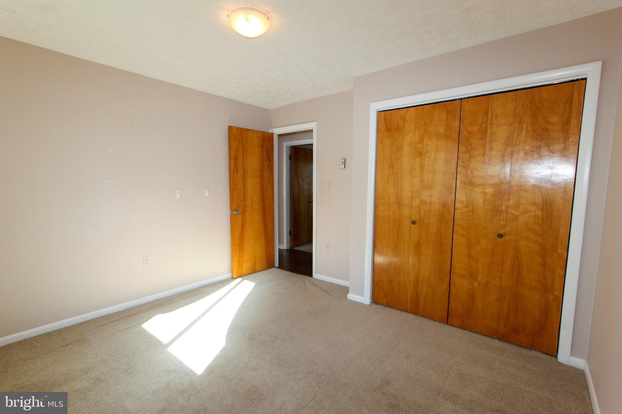 1517 CAROLINE STREET