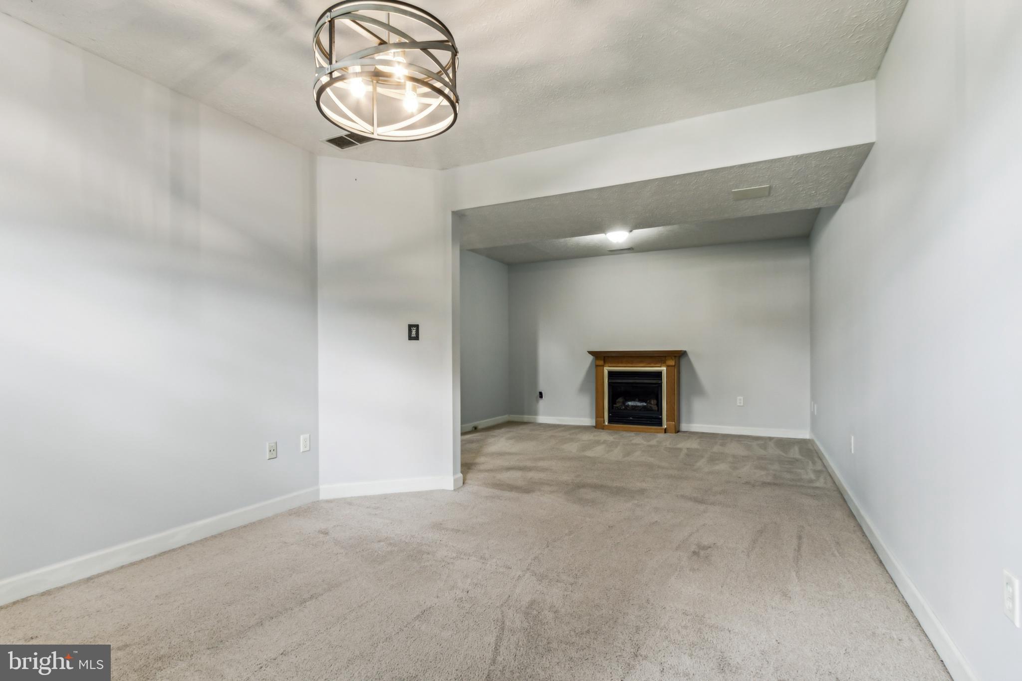 609 Quartzite Cir