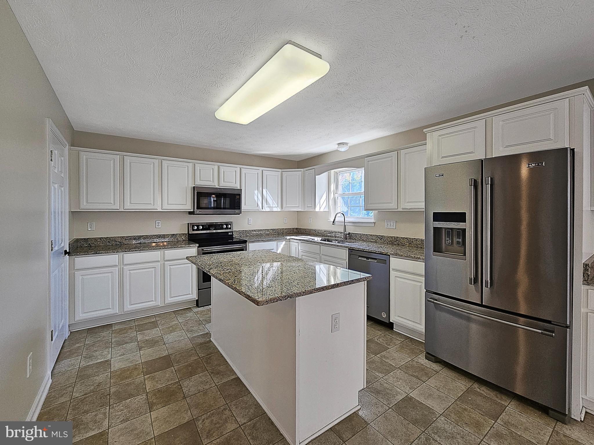 2036 STONELEIGH DRIVE