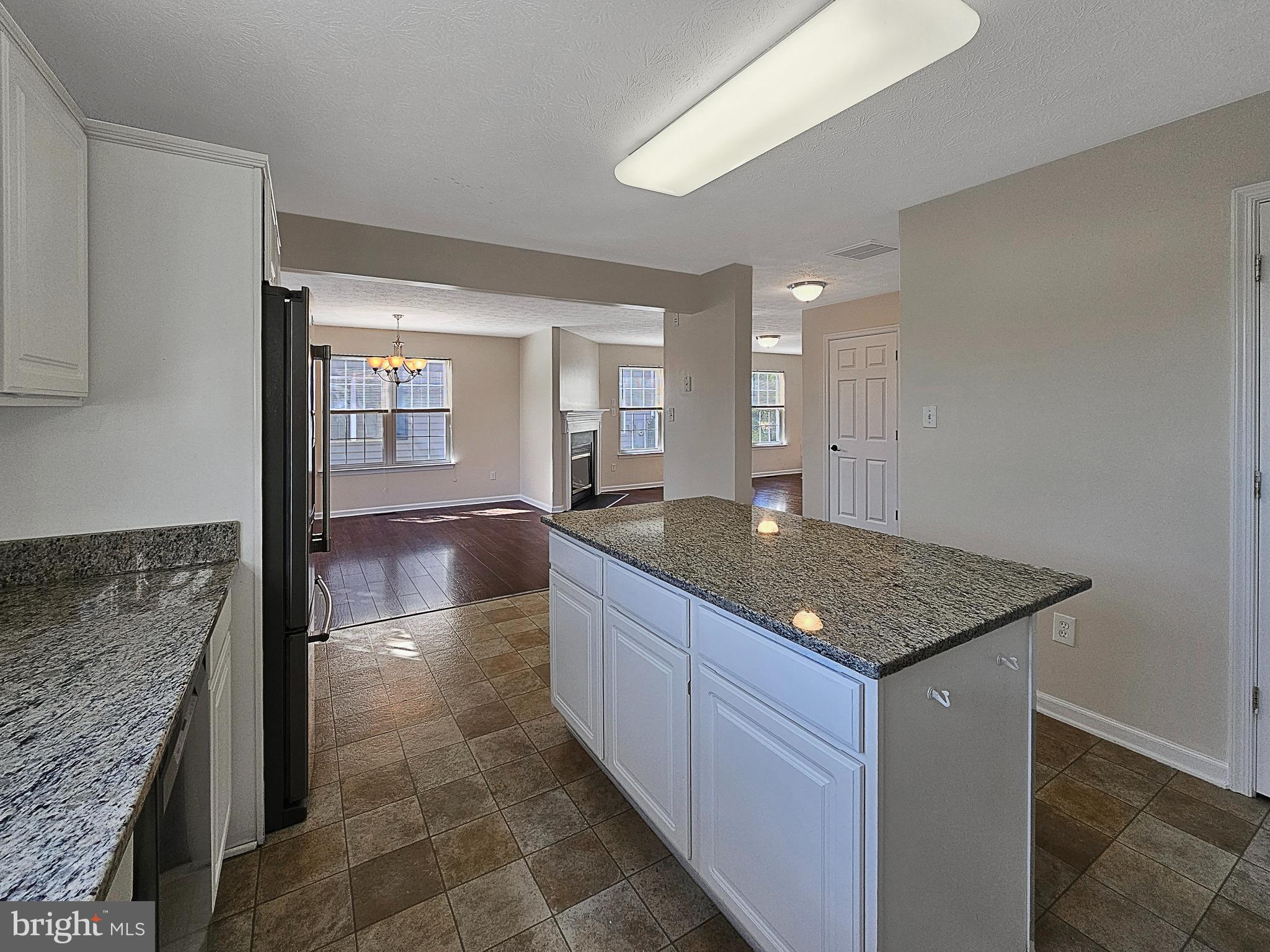 2036 STONELEIGH DRIVE