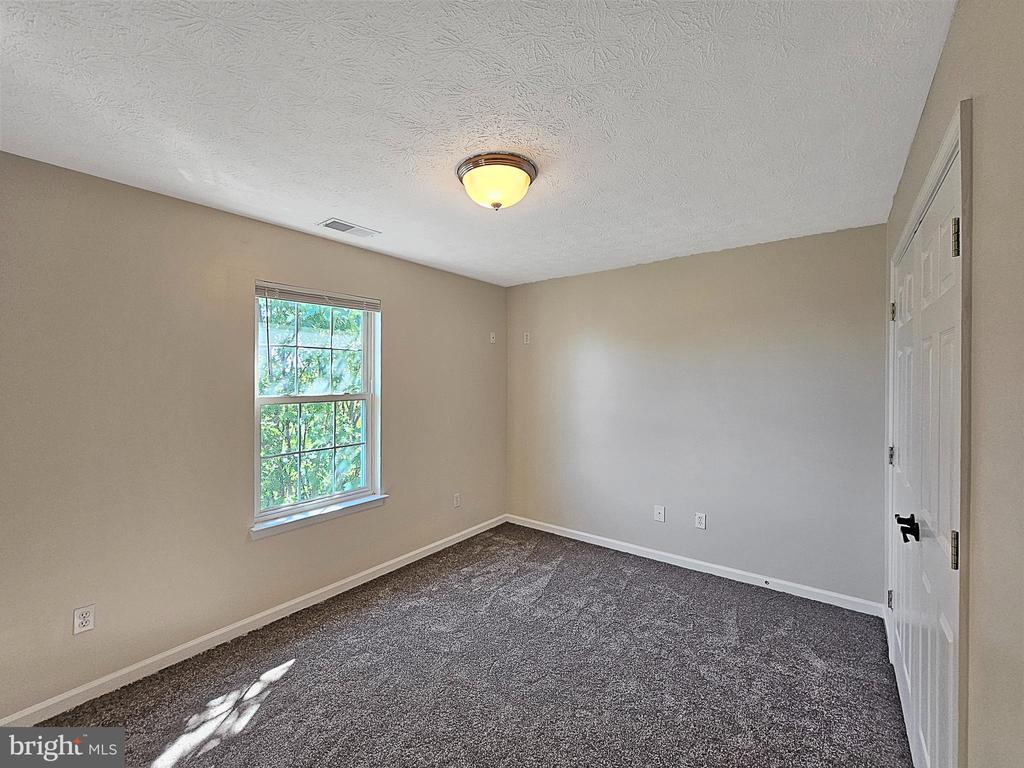 2036 STONELEIGH DRIVE