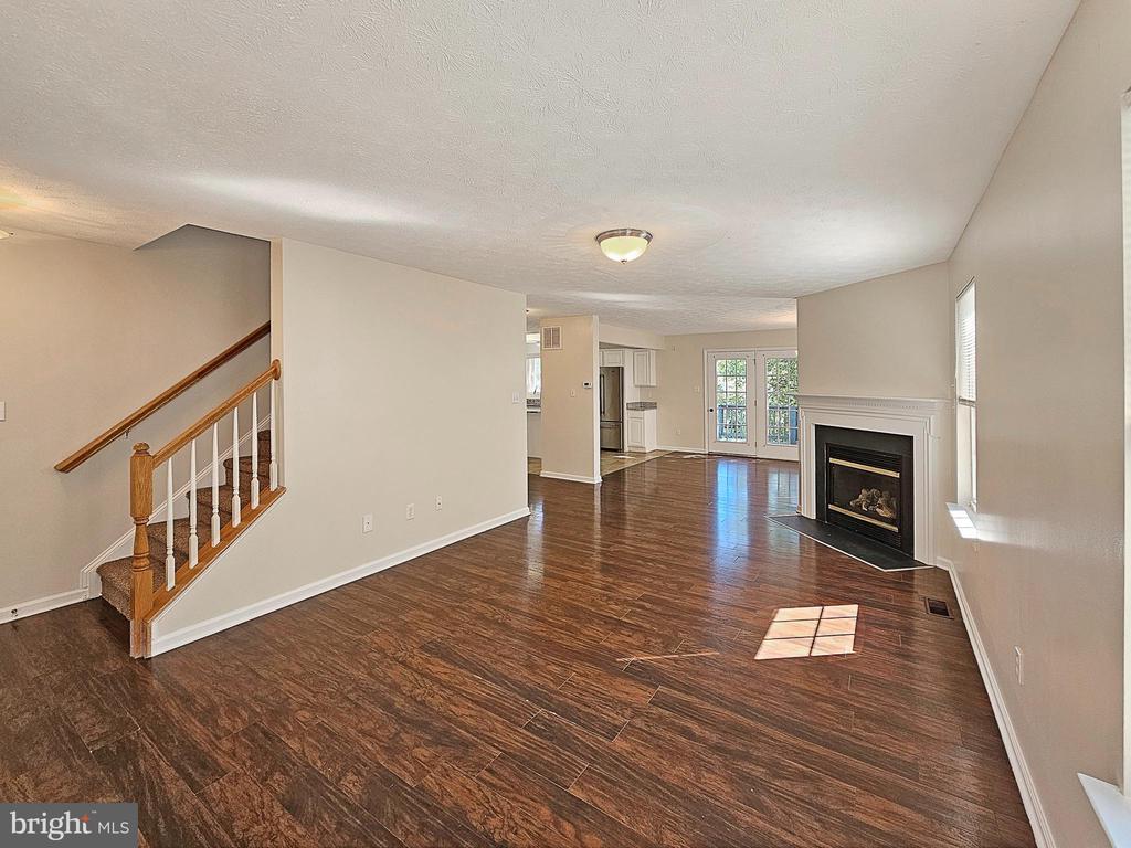 2036 STONELEIGH DRIVE