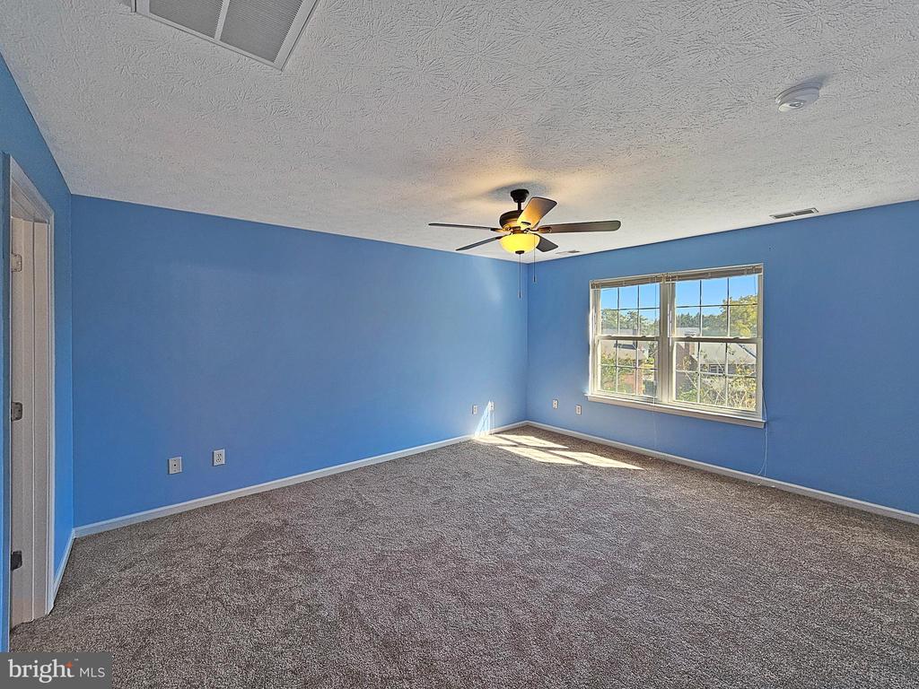 2036 STONELEIGH DRIVE