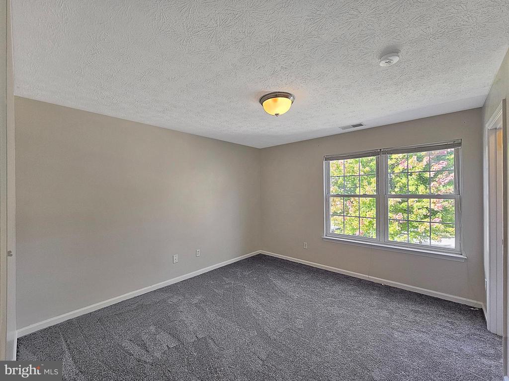 2036 STONELEIGH DRIVE