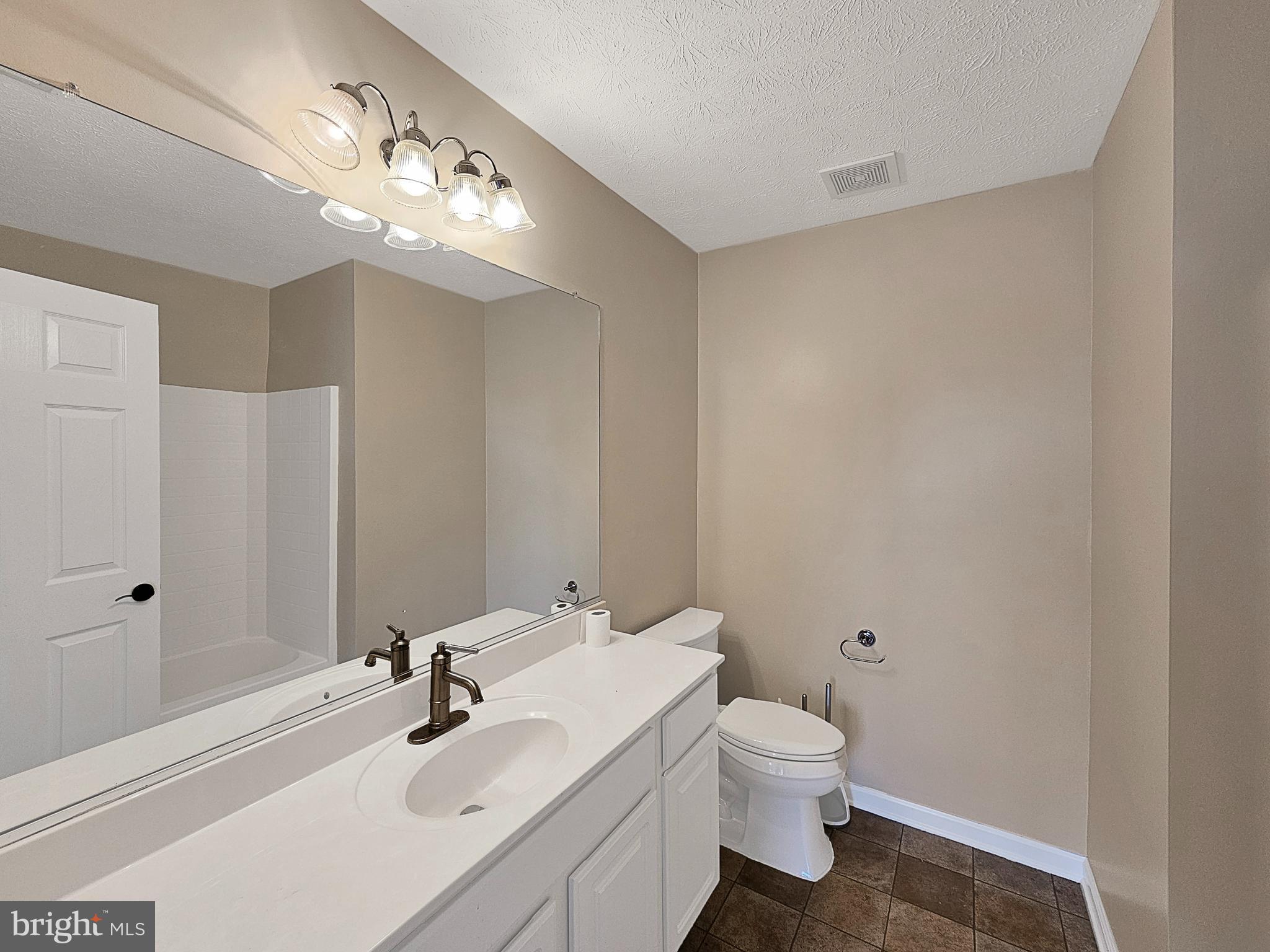 2036 STONELEIGH DRIVE