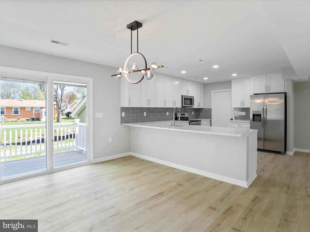 212 Alison Ave