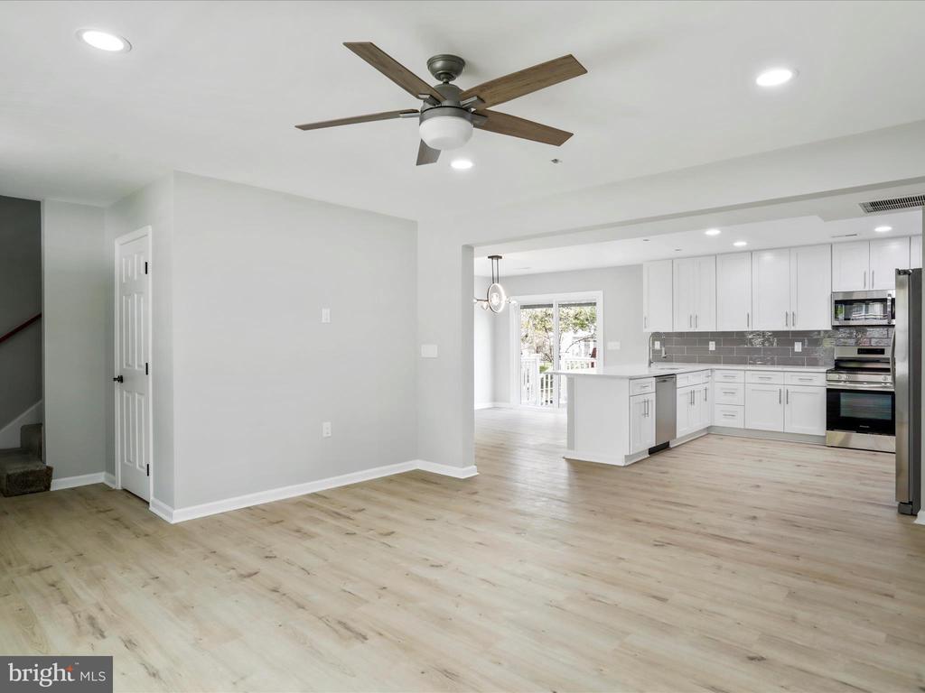 212 Alison Ave