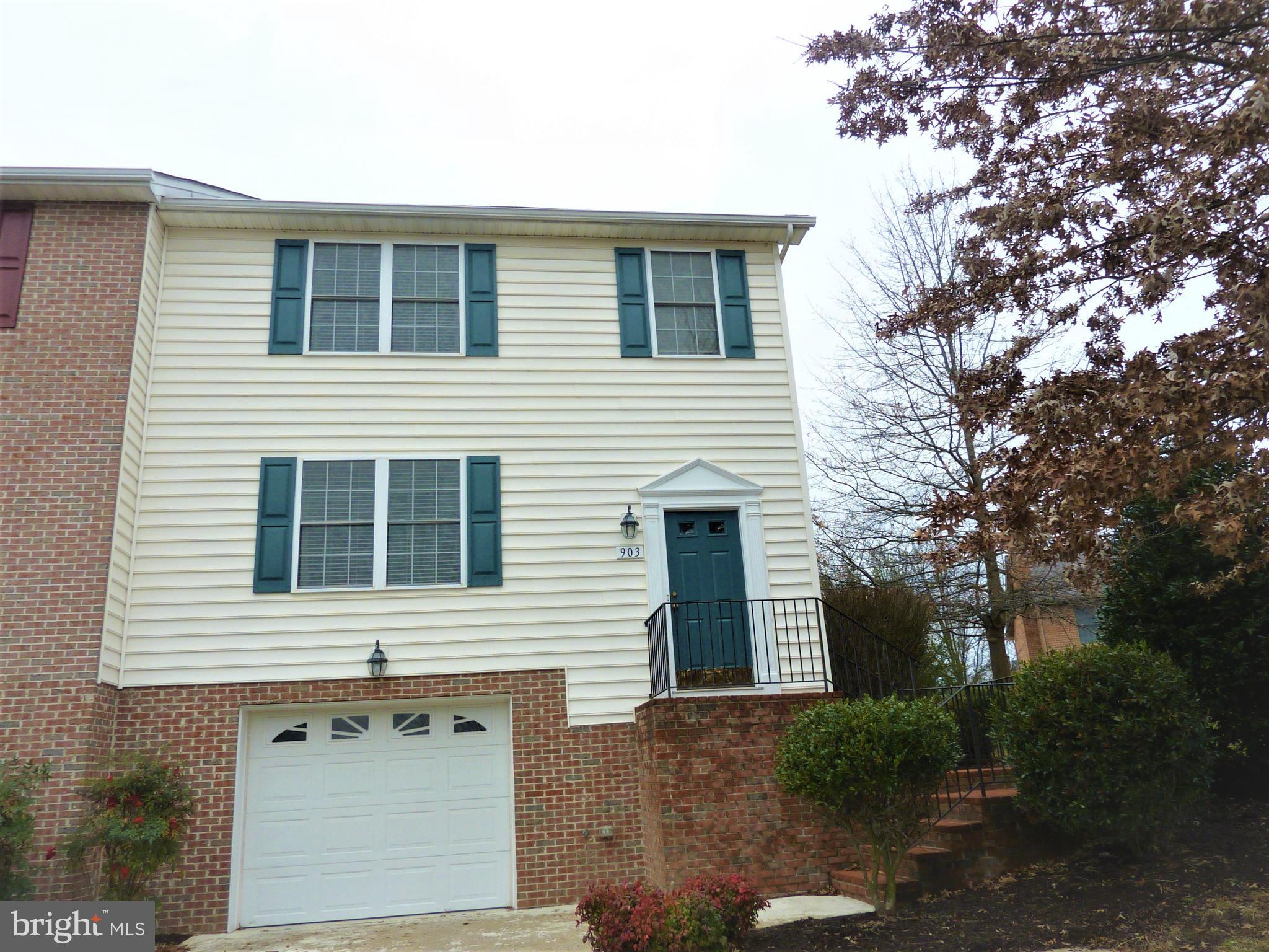 903 WAYNE DRIVE