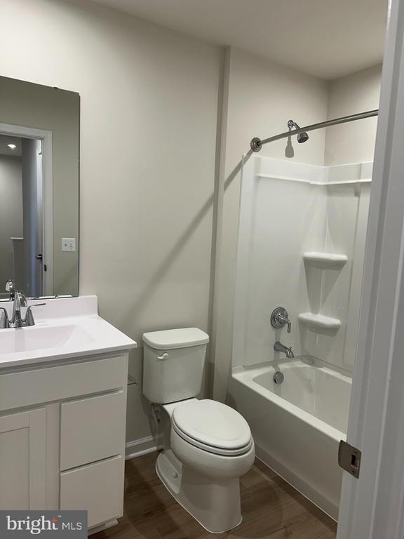 645 LAURELWOOD CIRCLE