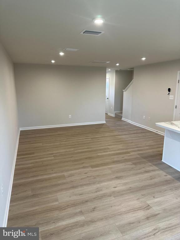 645 LAURELWOOD CIRCLE