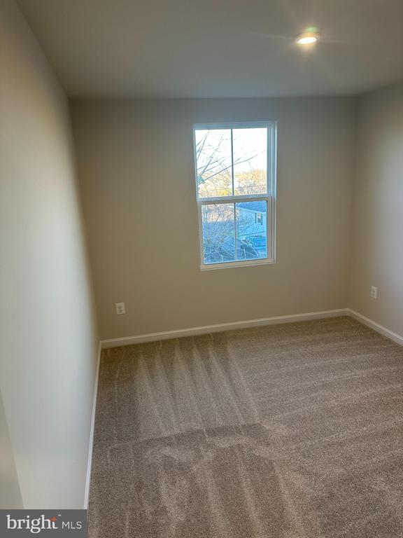 645 LAURELWOOD CIRCLE