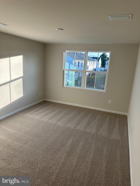 645 LAURELWOOD CIRCLE