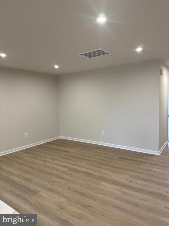 645 LAURELWOOD CIRCLE