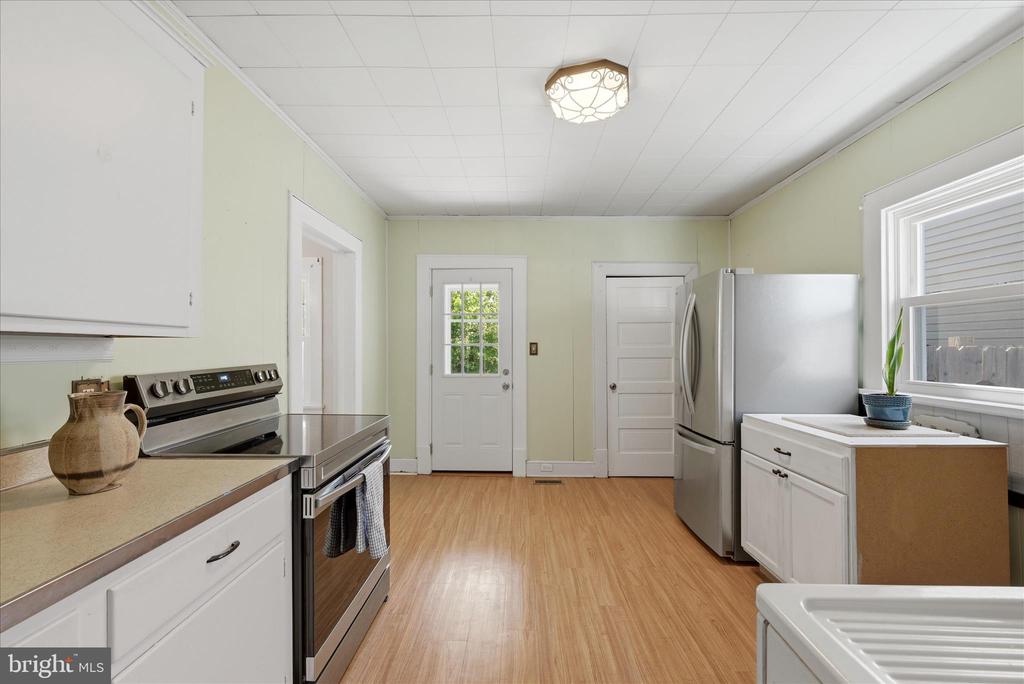 406 HIGHLAND AVENUE