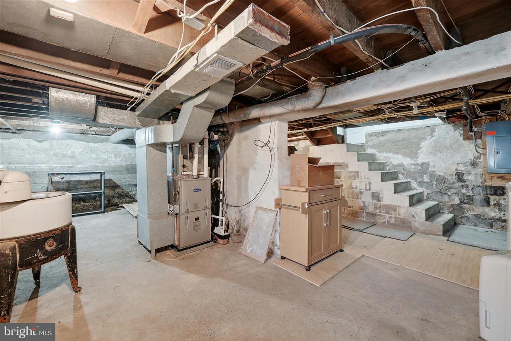 406 HIGHLAND AVENUE