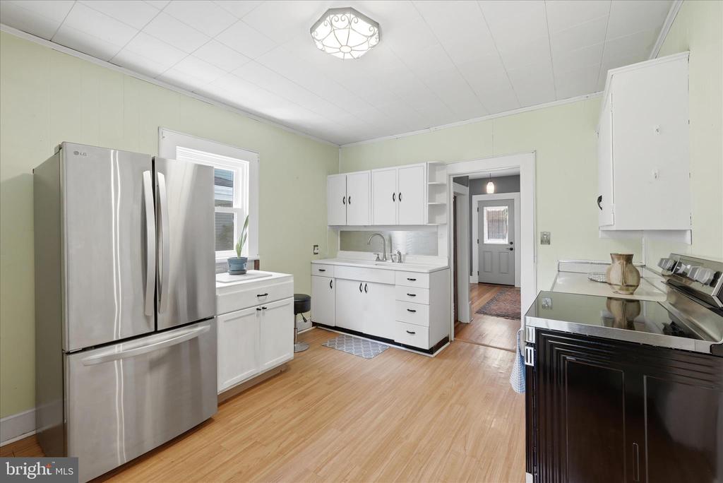 406 HIGHLAND AVENUE