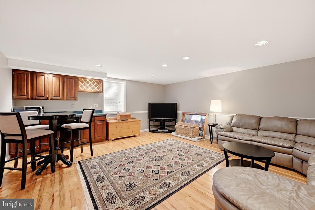 637 TREYS DRIVE