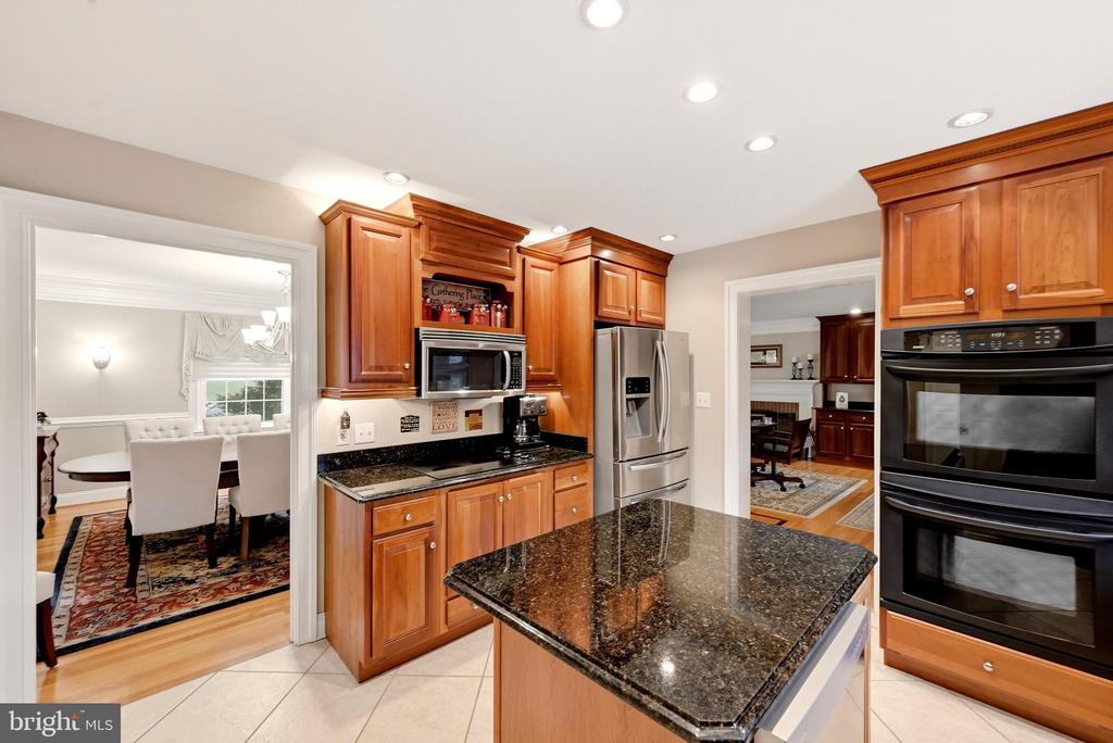 637 TREYS DRIVE