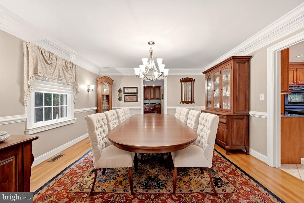 637 TREYS DRIVE