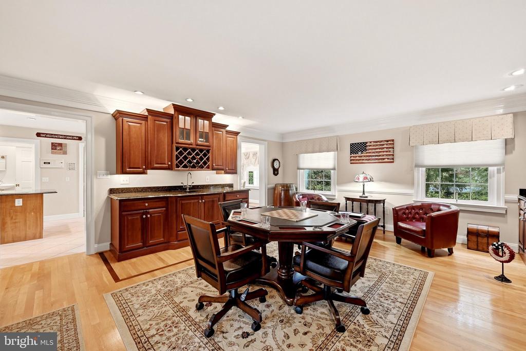 637 TREYS DRIVE