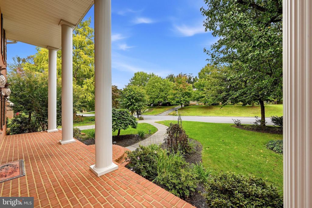 637 TREYS DRIVE