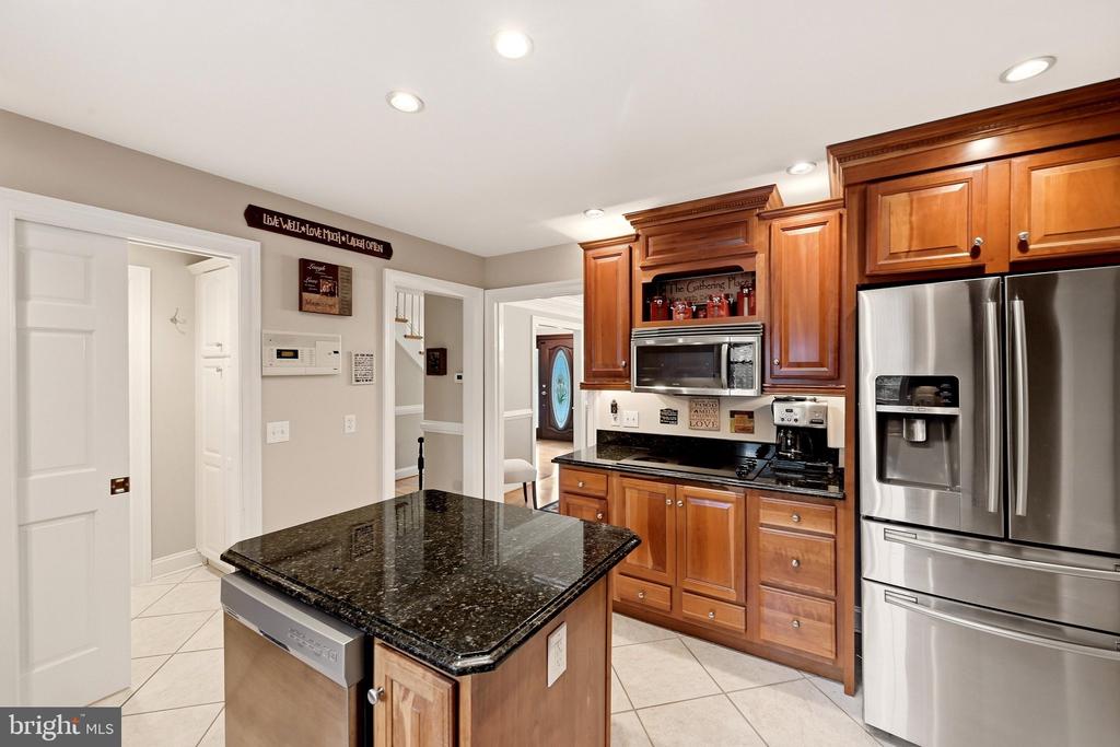 637 TREYS DRIVE