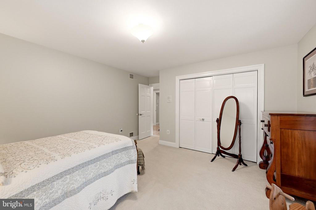 637 TREYS DRIVE