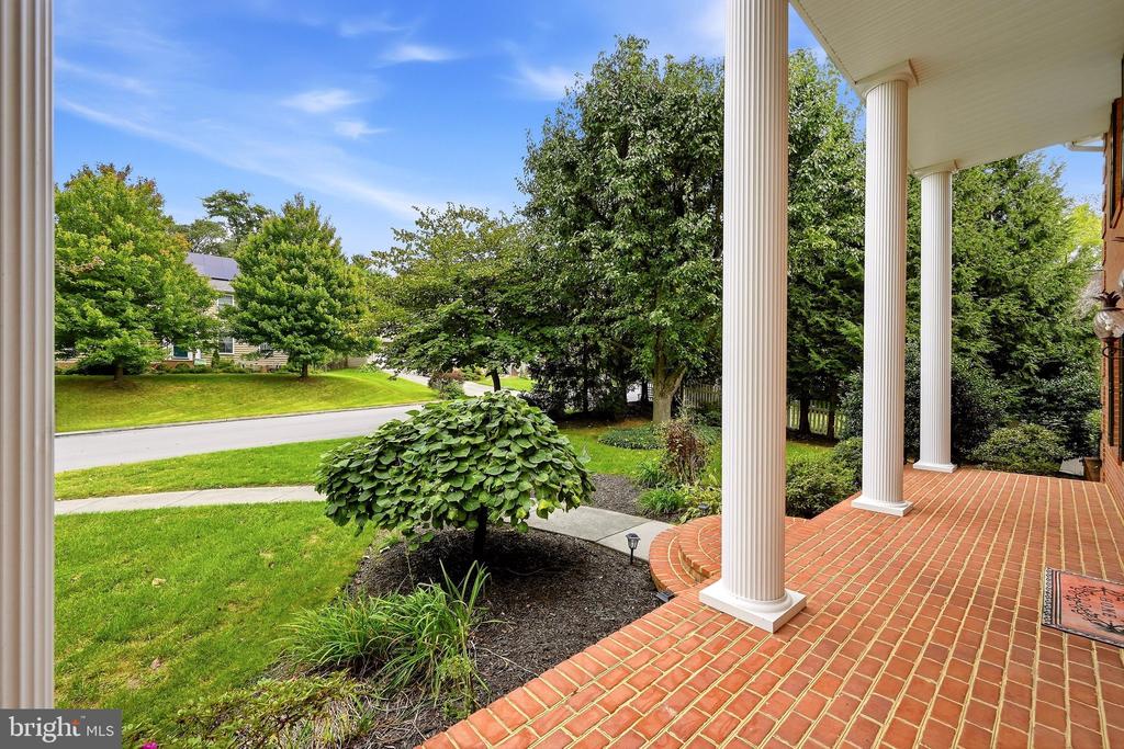 637 TREYS DRIVE